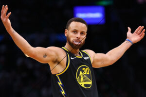 Stephen Curry, Arms Wide NBA Superstar Pose (Warriors) - Photo Print 6" x 4"