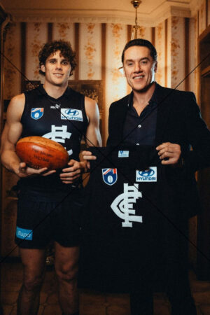 Carlton star Charlie Curnow chats to Anthony Koutoufides (alt pose)