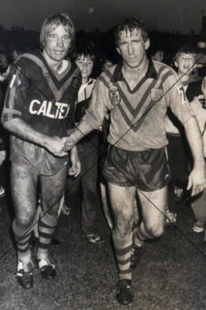 Australian Squad Halfbacks Peter Sterling And Steve Mortimer Faced Off In 1983 Photo Print 6" x 4"