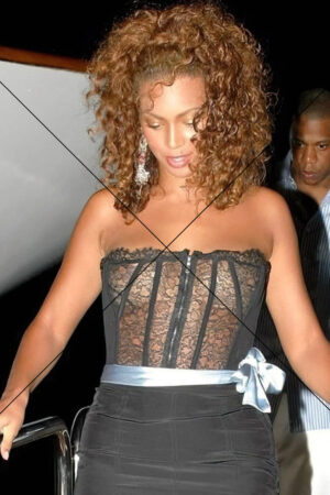 Beyonce Walking In Chic Evening Attire Photo Print 6" x 4"