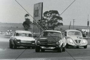 Allan Moffat Ford Escort, Peter Brock Holden Torana LC GTR, Pat Crea VW Calder October 1970 Photo Print 6" x 4"