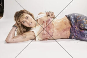 Miley Cyrus Lifting Shirt Covered in Food Photo Print 6" x 4"