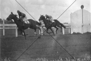 Close-Up Finish Moorefield Racecourse 1934 Photo Print 6" x 4"