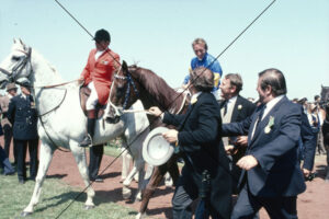 Gurner's Lane Celebrations After 1982 Melbourne Cup Photo Print 6" x 4"
