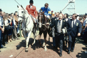 Gurner's Lane with Crowd After 1982 Melbourne Cup Photo Print 6" x 4"