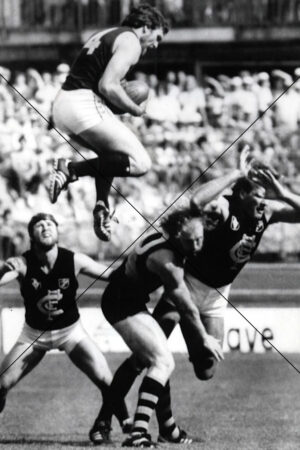 Peter Bosustow Taking a High Mark for Carlton Photo Print 6" x 4"