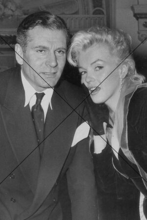 Marilyn Monroe Posing With Laurence Olivier Photo Print 6" x 4"