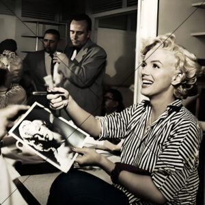 Marilyn Monroe Signing Autographs Backstage Photo Print 6" x 6"