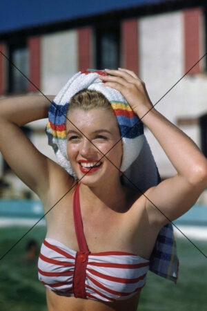 Marilyn Monroe Playful Poolside Beauty Photo Print 6" x 4"