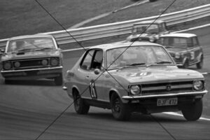 Scott McNaughton XU1 Leads GTHO at Oran Park 1970 Photo Print 6" x 4"