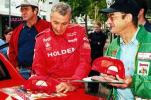 Peter Brock Signs Autographs Targa Tasmania 2001 Photo Print 6" x 4"