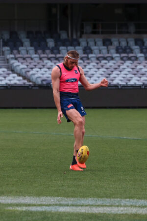 Mark Blicavs Mid Kick Training Shot 6" x 4" Photo Print