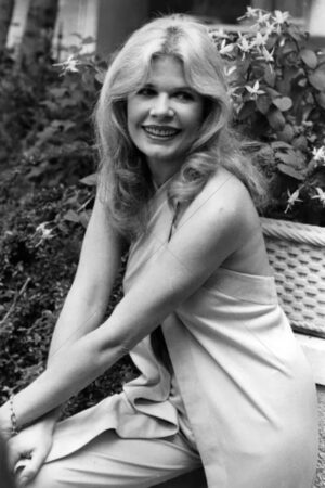 Loretta Swit Sitting Outdoors on Garden Bench Smiling 6" x 4" Photo Print