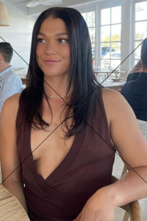 Poppy Boltz Dressed Up at Restaurant Photo Print 6" x 4"