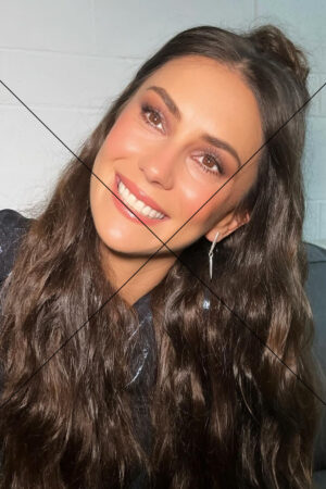Amy Shark Close-Up with Long Wavy Hair and Smile Photo Print 6" x 4"