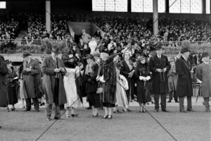Well-Dressed Spectators at Melbourne Cup 1936 Photo Print 6" x 4"