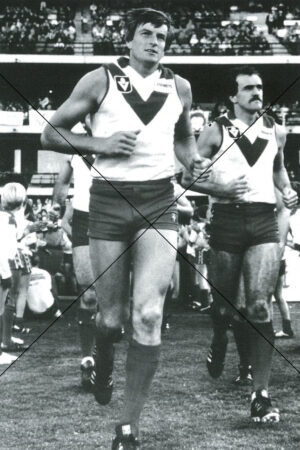 Barry Round Leads Swans in 1982 Sydney Debut Photo Print 6" x 4"