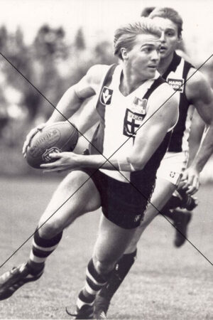 Trevor Barker With Ball For St Kilda VFL Photo Print 6" x 4"