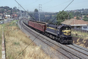 X41 on Albury Train Pascoe Vale 1982 Photo Print 6" x 4"