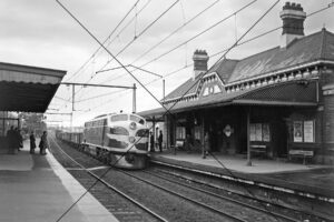 B61 Locomotive at Kensington Station 1952 Print 6" x 4"