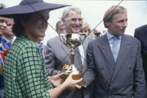 Colin Hayes and Owners with Melbourne Cup 6" x 4" Photo Print