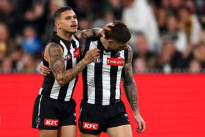 Bobby Hill & Jamie Elliott Congratulate Each Other 6" x 4" Photo Print