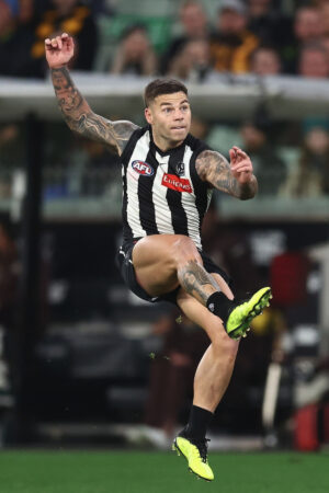 Jamie Elliott Kicks With Full Extension 6" x 4" Photo Print