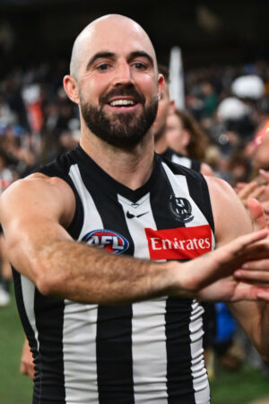 Sidebottom in close-up handshake moment 6" x 4" Photo Print