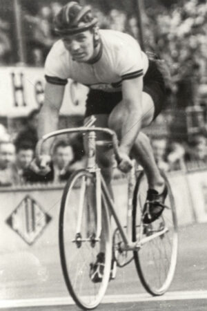 Lionel Cox Competing - Helsinki Olympics 1952 6" x 4" Photo Print