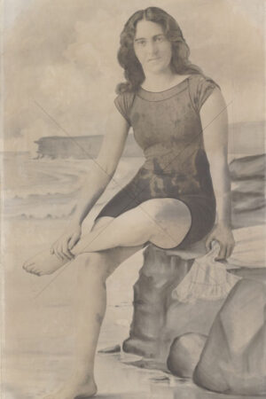 Fanny Durack in Swimsuit by the Seashore 6" x 4" Photo Print