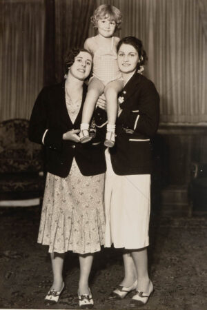 Wearne & Dennis with Jacquie Lyn Los Angeles 1932 6" x 4" Photo Print