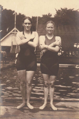 Fanny Durack and Mina Wylie 1912 Swimmers 6" x 4" Photo Print