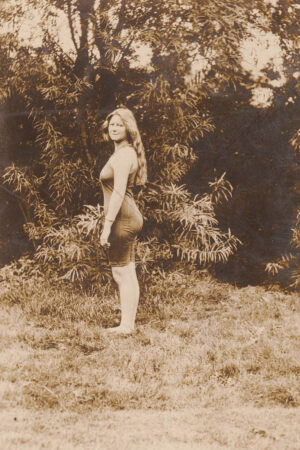 Mina Wylie in Bathing Suit Side Pose 6" x 4" Photo Print