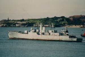 HMAS Yarra To The Breakers 6" x 4" Photo Print