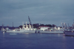 Hmcs Quappelle Dde264 6" x 4" Photo Print