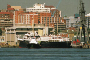 Ones Yacht 6" x 4" Photo Print