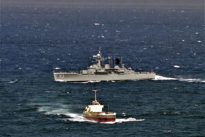 Torrens And The Spill Barge 6" x 4" Photo Print