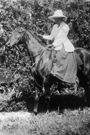 Early 1900s Women's Fashion Scene, Victoria Australia 6" x 4" Photo Print