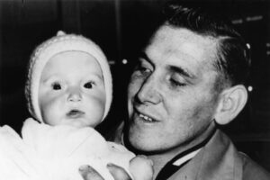 D. Beattie And Daughter 6" x 4" Photo Print