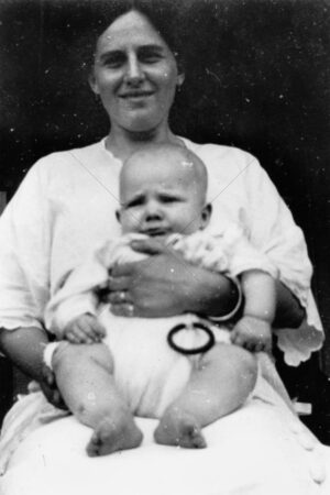 Eileen Heaslop And Her Son Robert 1918 6" x 4" Photo Print
