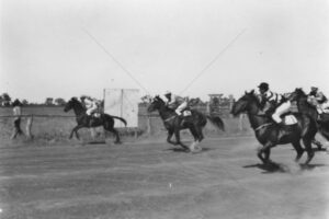 Race Meeting At Normanton c.1954 6" x 4" Photo Print