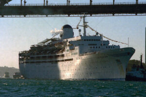 Fairstar Last Trip Australia Cruise Ship 6" x 4" Photo Print