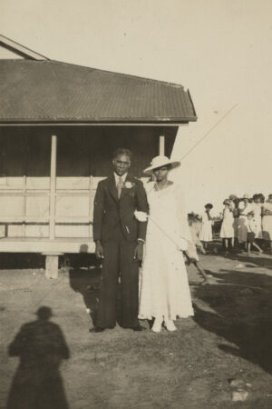 Bride And Groom In Their Wedding Attire Woorabinda O 6" x 4" Photo Print