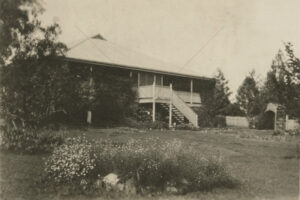 Garden In Front Of Timber House Woorabinda 6" x 4" Photo Print