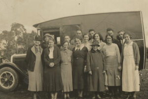 AIM Missionaries With Vehicle Queensland 6" x 4" Photo Print