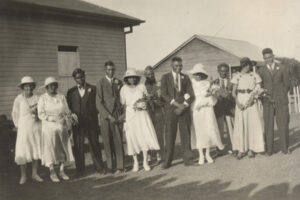 Men And Women In Wedding Attire Woorabinda 6" x 4" Photo Print
