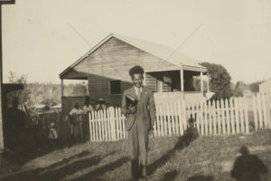 Man Beside Horse And Buggy Woorabinda 6" x 4" Photo Print