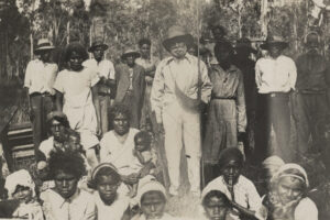 Queen Kitty With Church Group Ravenshoe 6" x 4" Photo Print