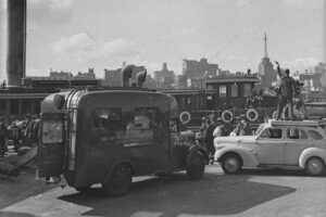 Abc Truck Recording Soldiers Off To War Darling Harbour 6" x 4" Photo Print