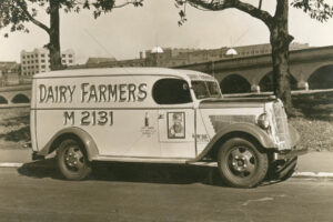 Dairy Farmers Van No98 At Wentworth Park  James Howarth Stud 6" x 4" Photo Print